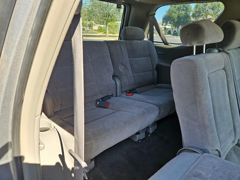 Toyota Sequoia Vehicle Full-screen Gallery Image 15