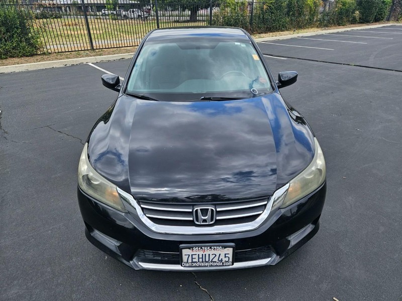 Honda Accord Sedan Vehicle Full-screen Gallery Image 08