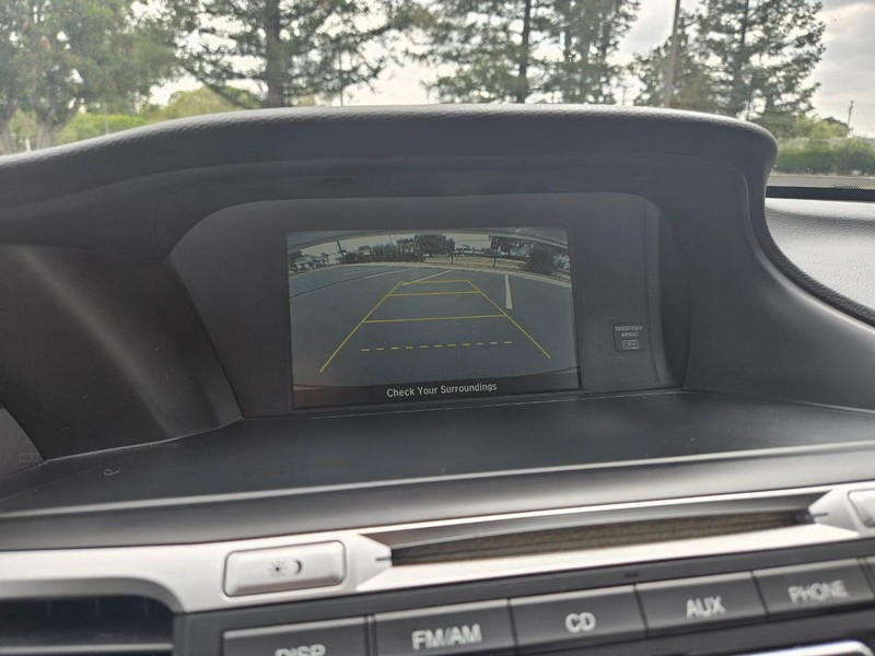 Honda Accord Sedan Vehicle Full-screen Gallery Image 10