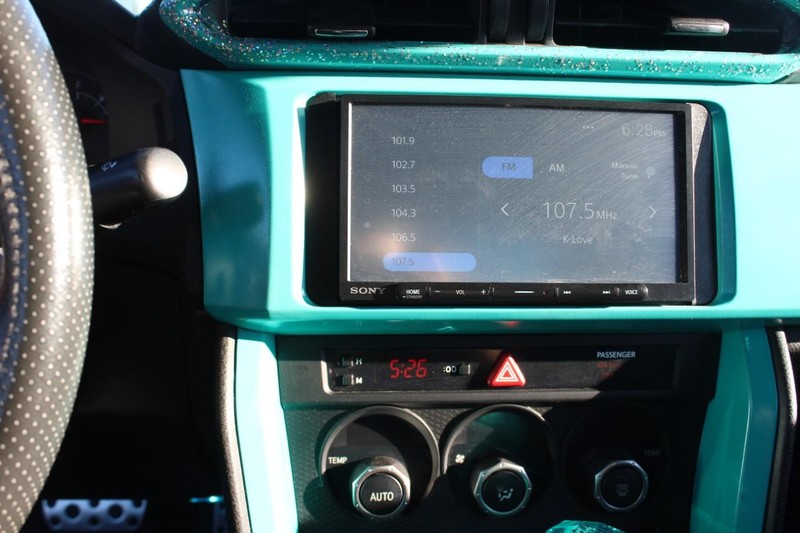 Subaru BRZ Vehicle Full-screen Gallery Image 10