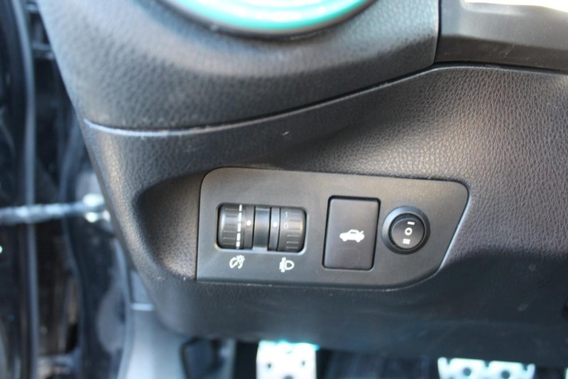 Subaru BRZ Vehicle Full-screen Gallery Image 14