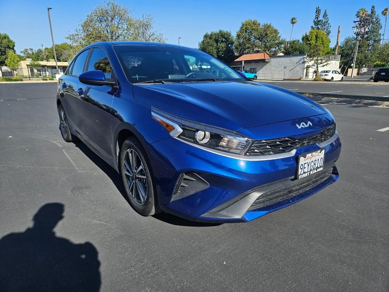 Kia Forte Vehicle Full-screen Gallery Image 07