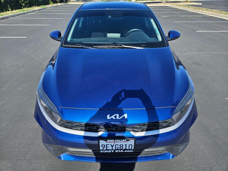 Kia Forte Vehicle Full-screen Gallery Image 08