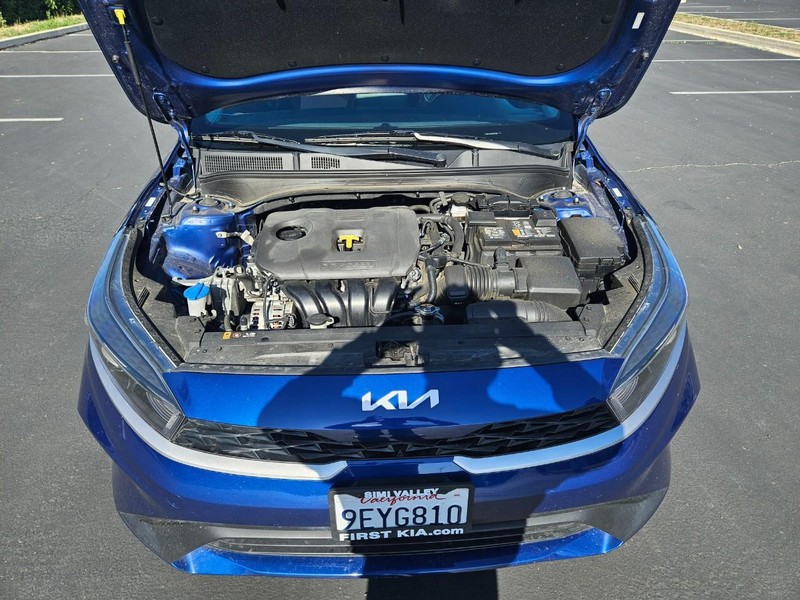Kia Forte Vehicle Full-screen Gallery Image 16