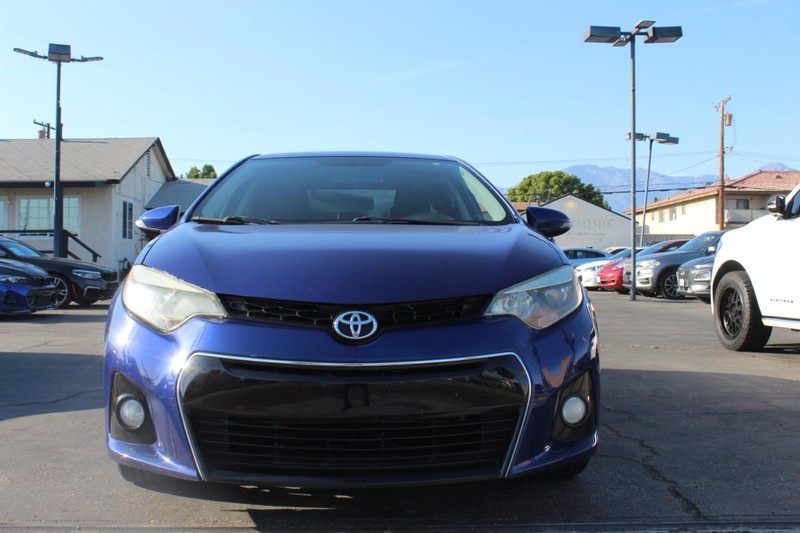 Toyota Corolla Vehicle Full-screen Gallery Image 05