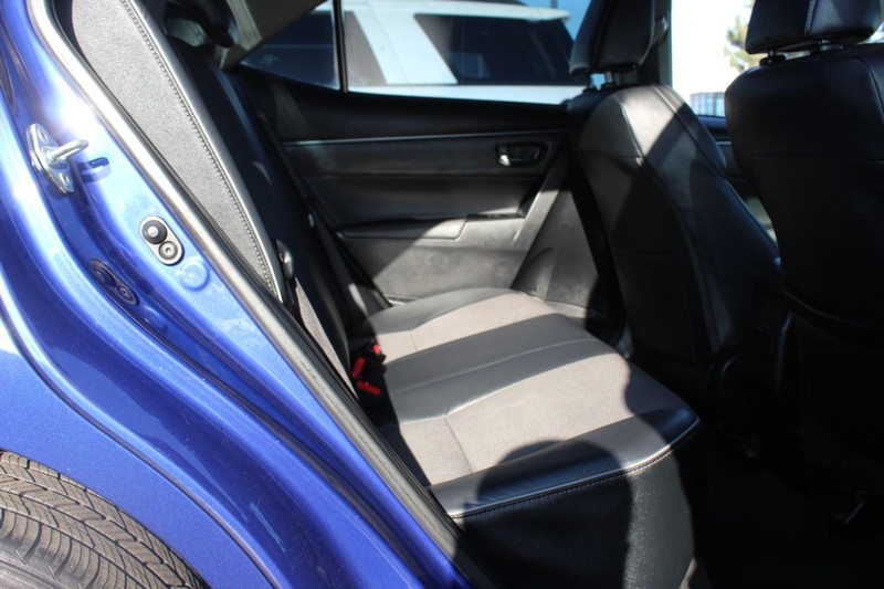 Toyota Corolla Vehicle Full-screen Gallery Image 09