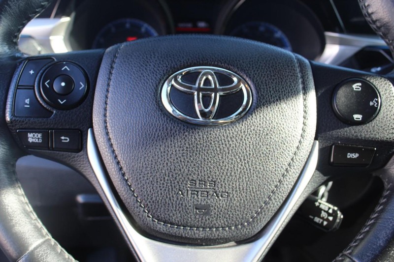 Toyota Corolla Vehicle Full-screen Gallery Image 14