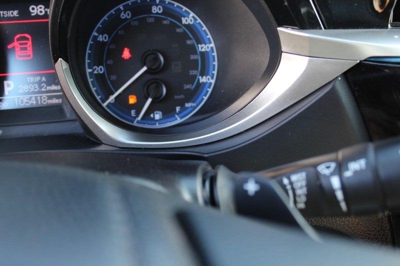 Toyota Corolla Vehicle Full-screen Gallery Image 18