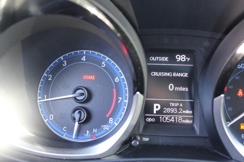 Toyota Corolla Vehicle Full-screen Gallery Image 19
