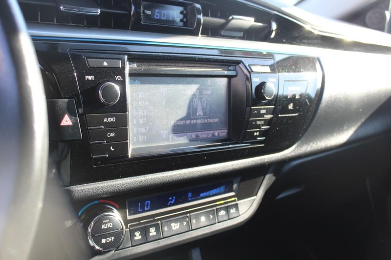 Toyota Corolla Vehicle Full-screen Gallery Image 20