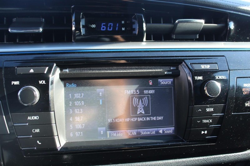 Toyota Corolla Vehicle Full-screen Gallery Image 21