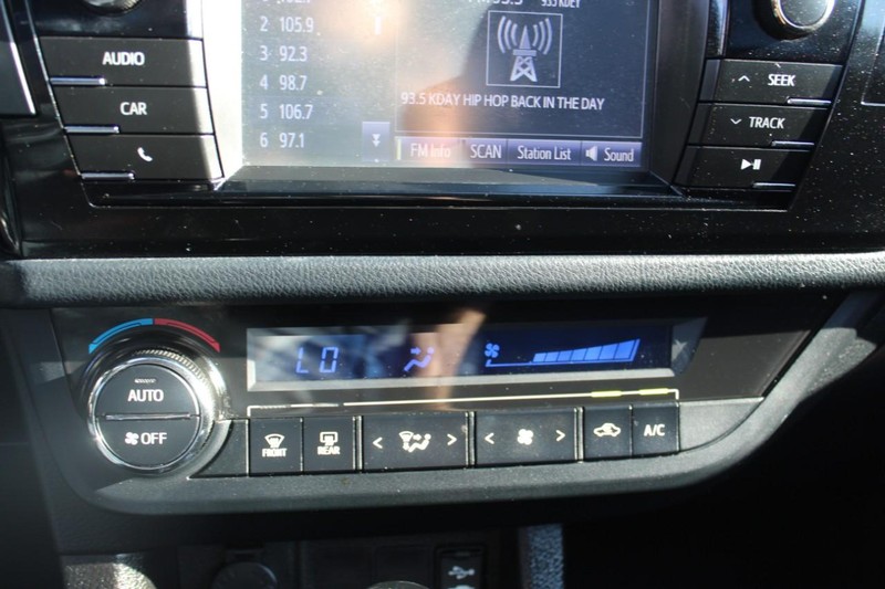 Toyota Corolla Vehicle Full-screen Gallery Image 22