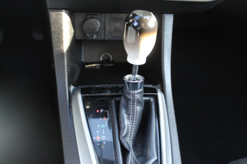Toyota Corolla Vehicle Full-screen Gallery Image 23