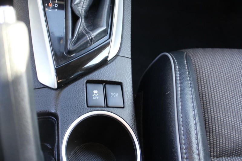 Toyota Corolla Vehicle Full-screen Gallery Image 24