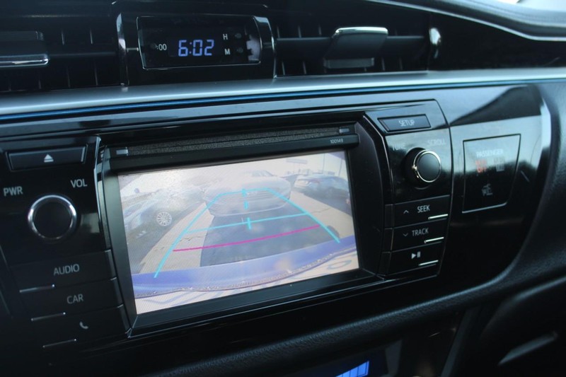 Toyota Corolla Vehicle Full-screen Gallery Image 26