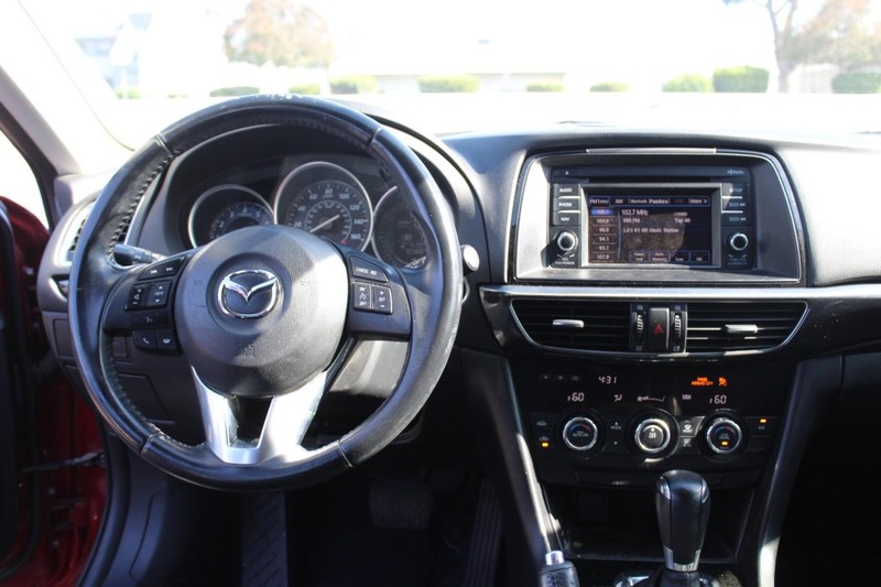 Mazda MAZDA6 Vehicle Full-screen Gallery Image 08