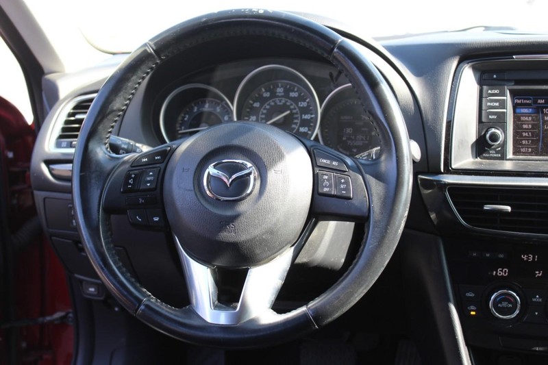 Mazda MAZDA6 Vehicle Full-screen Gallery Image 09