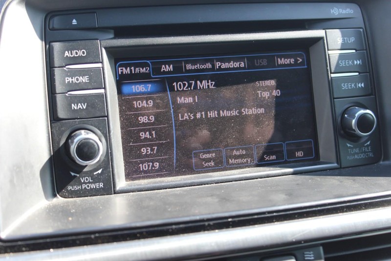 Mazda MAZDA6 Vehicle Full-screen Gallery Image 11
