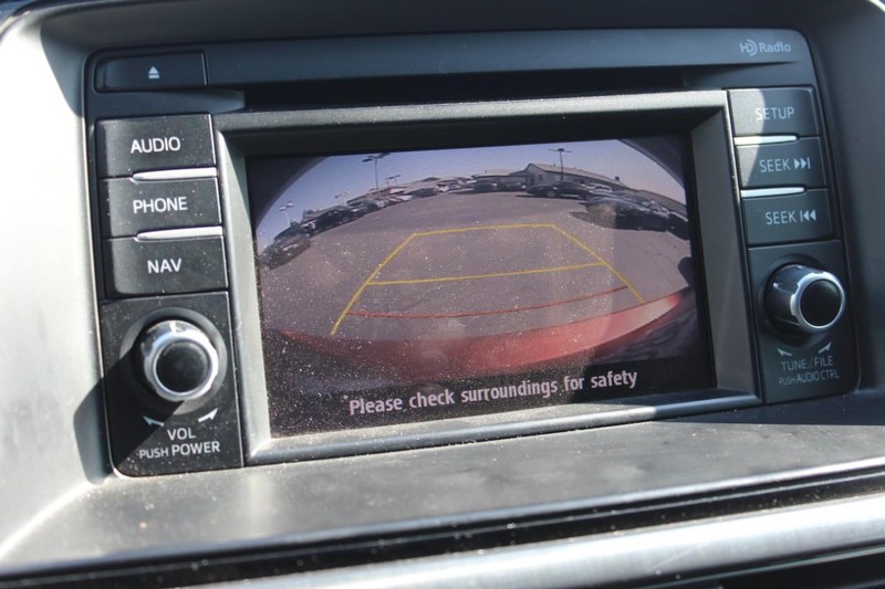 Mazda MAZDA6 Vehicle Full-screen Gallery Image 12