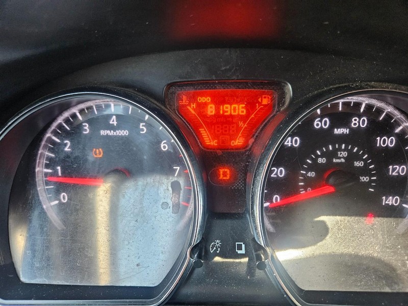 Nissan Versa Vehicle Full-screen Gallery Image 10