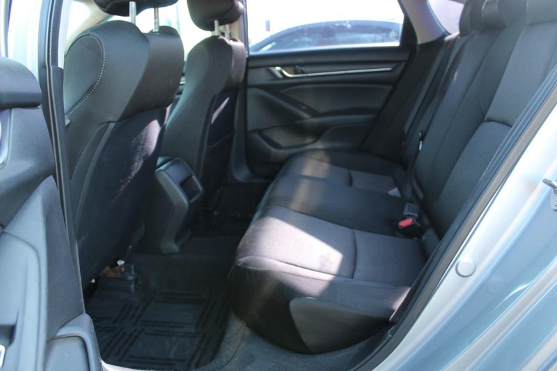 Honda Accord Sedan Vehicle Full-screen Gallery Image 06