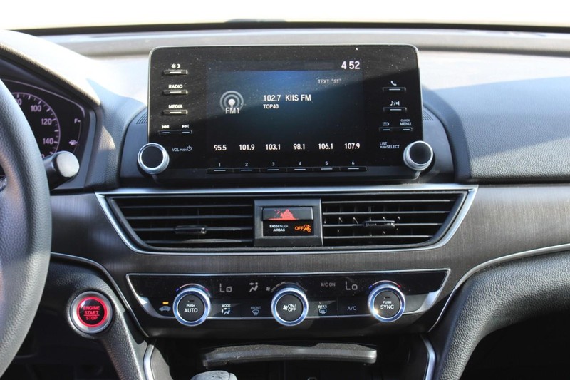 Honda Accord Sedan Vehicle Full-screen Gallery Image 09