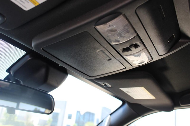 Nissan Frontier Vehicle Full-screen Gallery Image 20