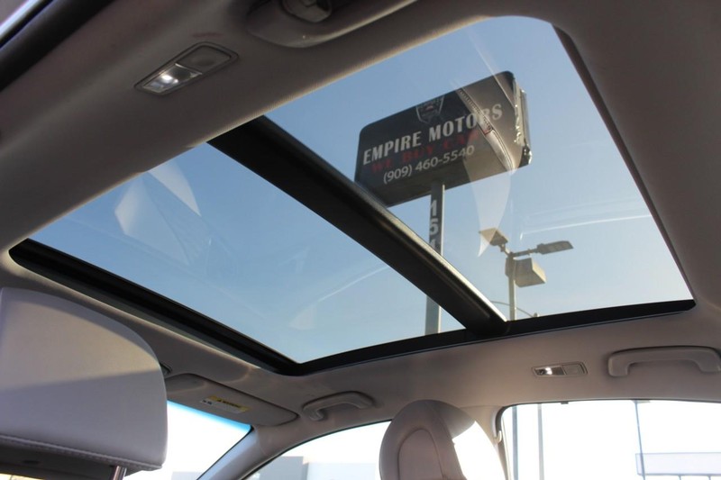Hyundai Sonata Vehicle Full-screen Gallery Image 08