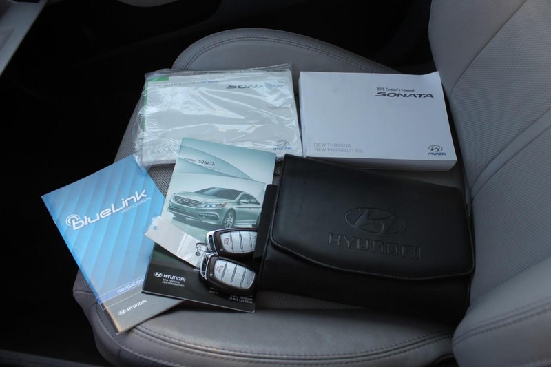 Hyundai Sonata Vehicle Full-screen Gallery Image 21