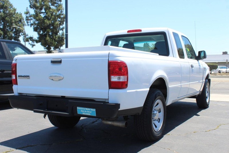 Ford Ranger Vehicle Full-screen Gallery Image 03