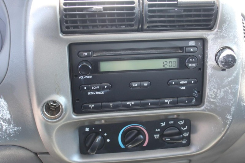 Ford Ranger Vehicle Full-screen Gallery Image 17