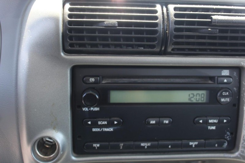 Ford Ranger Vehicle Full-screen Gallery Image 18