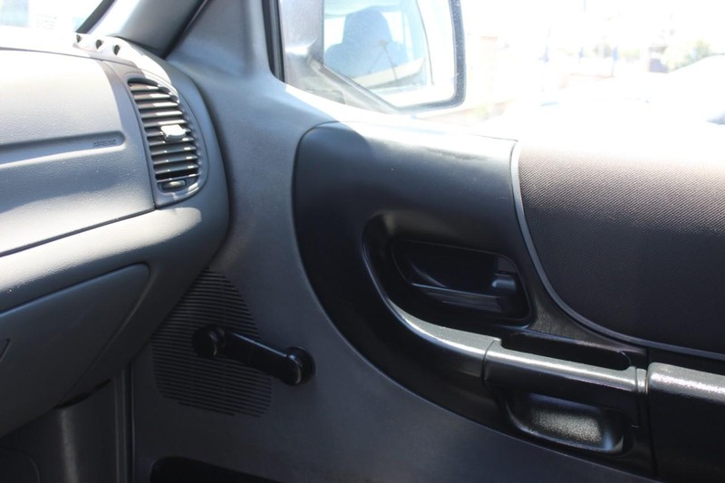 Ford Ranger Vehicle Full-screen Gallery Image 23