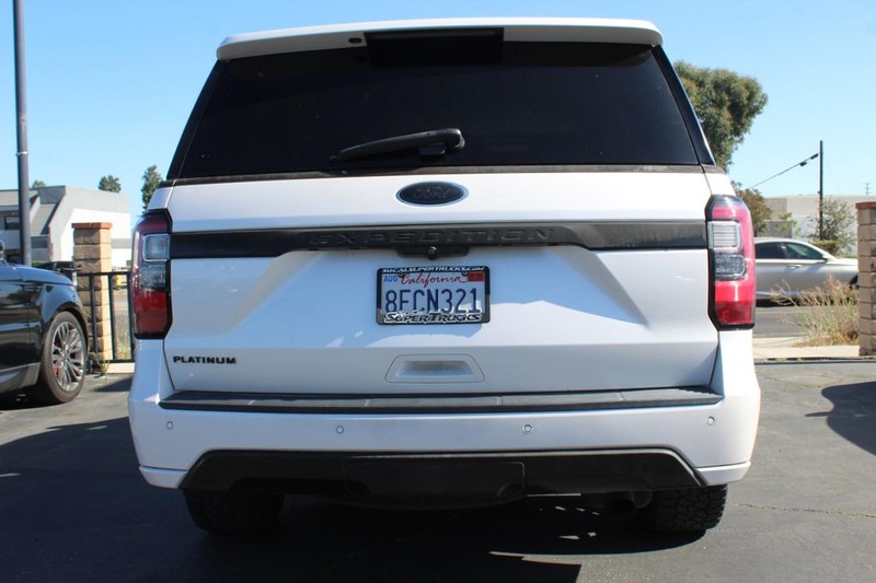 Ford Expedition Vehicle Full-screen Gallery Image 06
