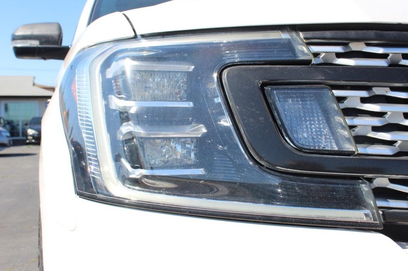 Ford Expedition Vehicle Full-screen Gallery Image 08