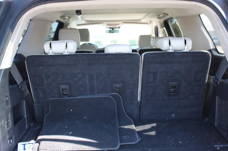 Ford Expedition Vehicle Full-screen Gallery Image 10