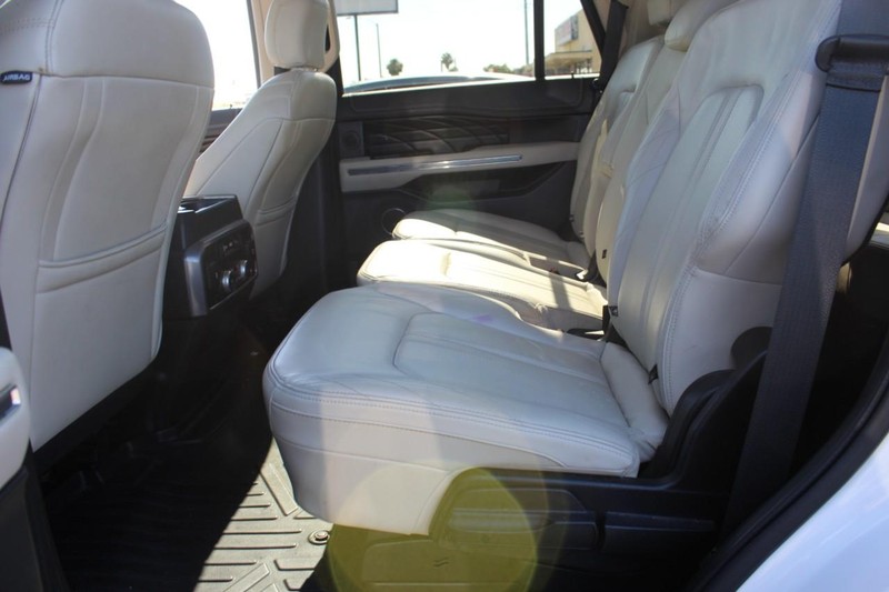 Ford Expedition Vehicle Full-screen Gallery Image 16