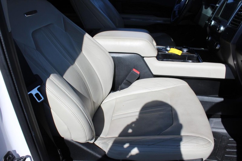 Ford Expedition Vehicle Full-screen Gallery Image 18