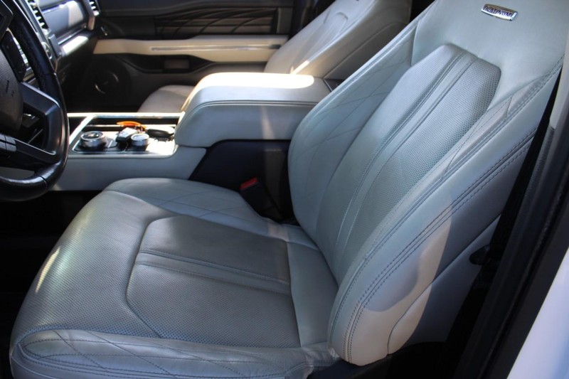 Ford Expedition Vehicle Full-screen Gallery Image 19