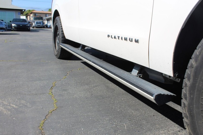 Ford Expedition Vehicle Full-screen Gallery Image 25