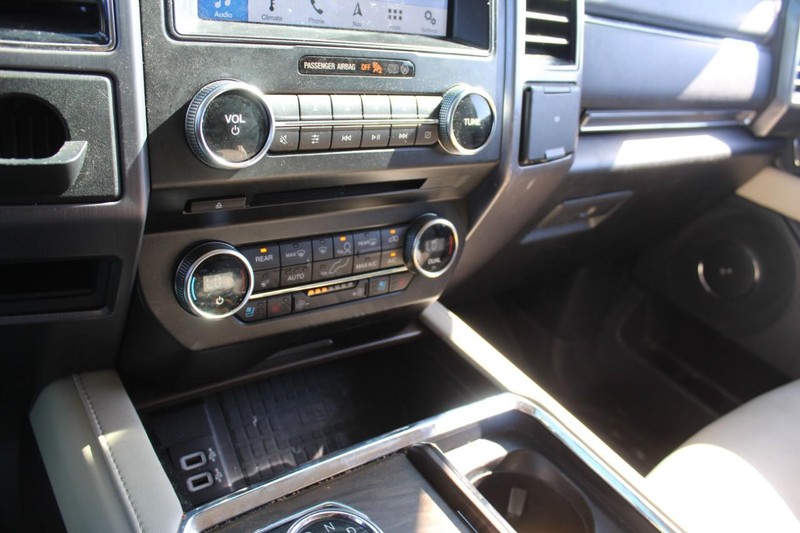 Ford Expedition Vehicle Full-screen Gallery Image 33