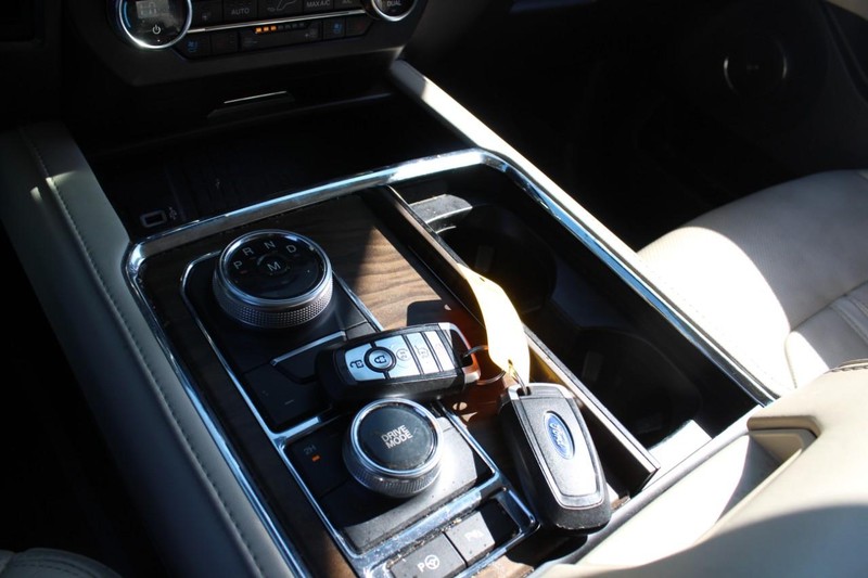 Ford Expedition Vehicle Full-screen Gallery Image 34