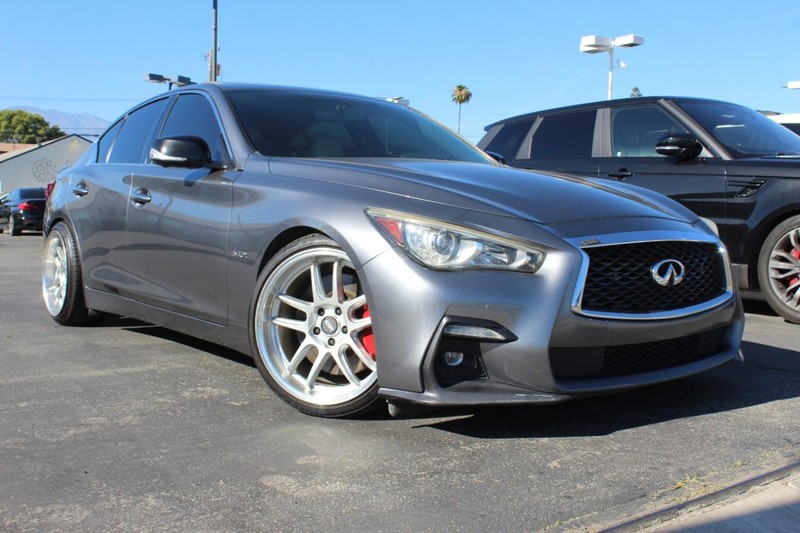 INFINITI Q50 Vehicle Full-screen Gallery Image 03