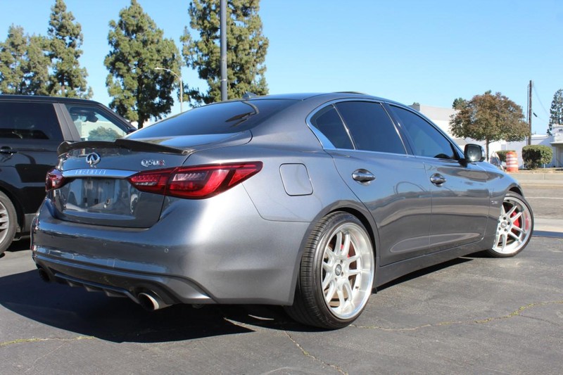INFINITI Q50 Vehicle Full-screen Gallery Image 06