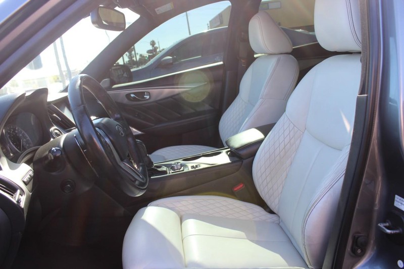 INFINITI Q50 Vehicle Full-screen Gallery Image 07