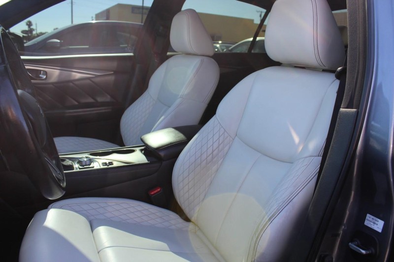 INFINITI Q50 Vehicle Full-screen Gallery Image 08