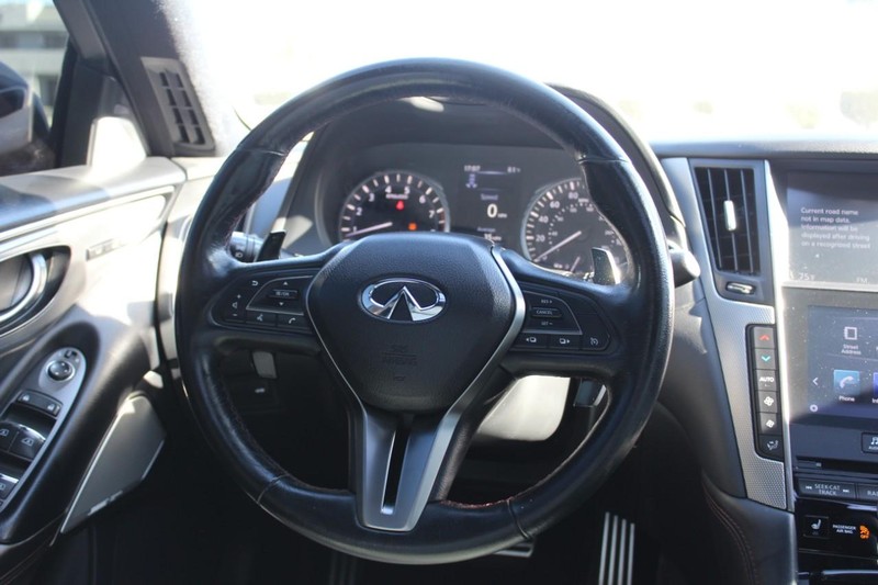 INFINITI Q50 Vehicle Full-screen Gallery Image 13