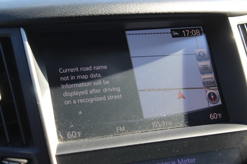 INFINITI Q50 Vehicle Full-screen Gallery Image 15