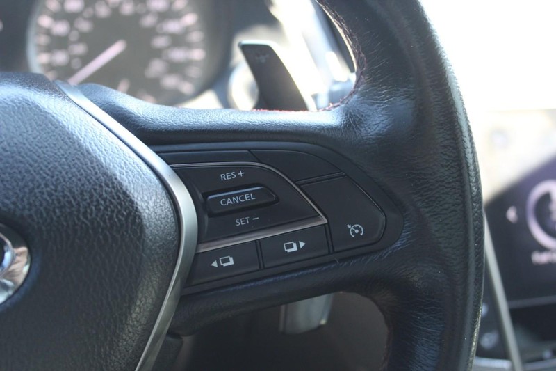 INFINITI Q50 Vehicle Full-screen Gallery Image 19