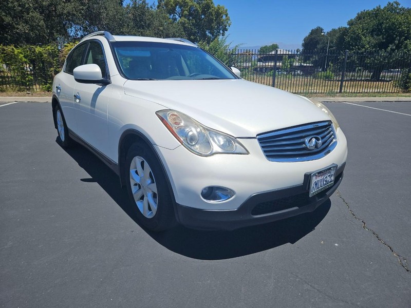 INFINITI EX35 Vehicle Full-screen Gallery Image 07